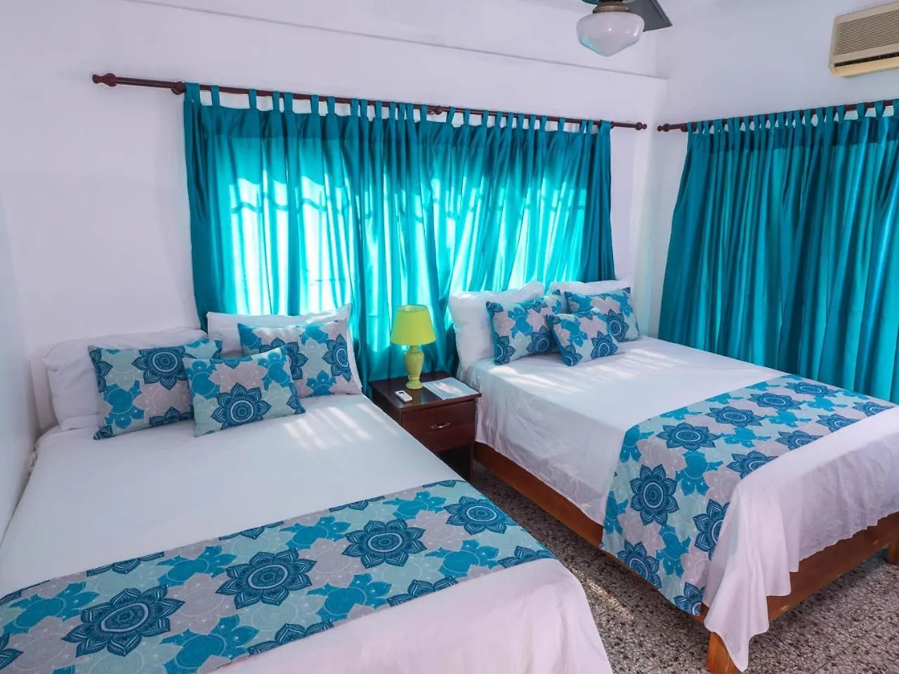 B&M Setup Hotels Лос-Мамейес