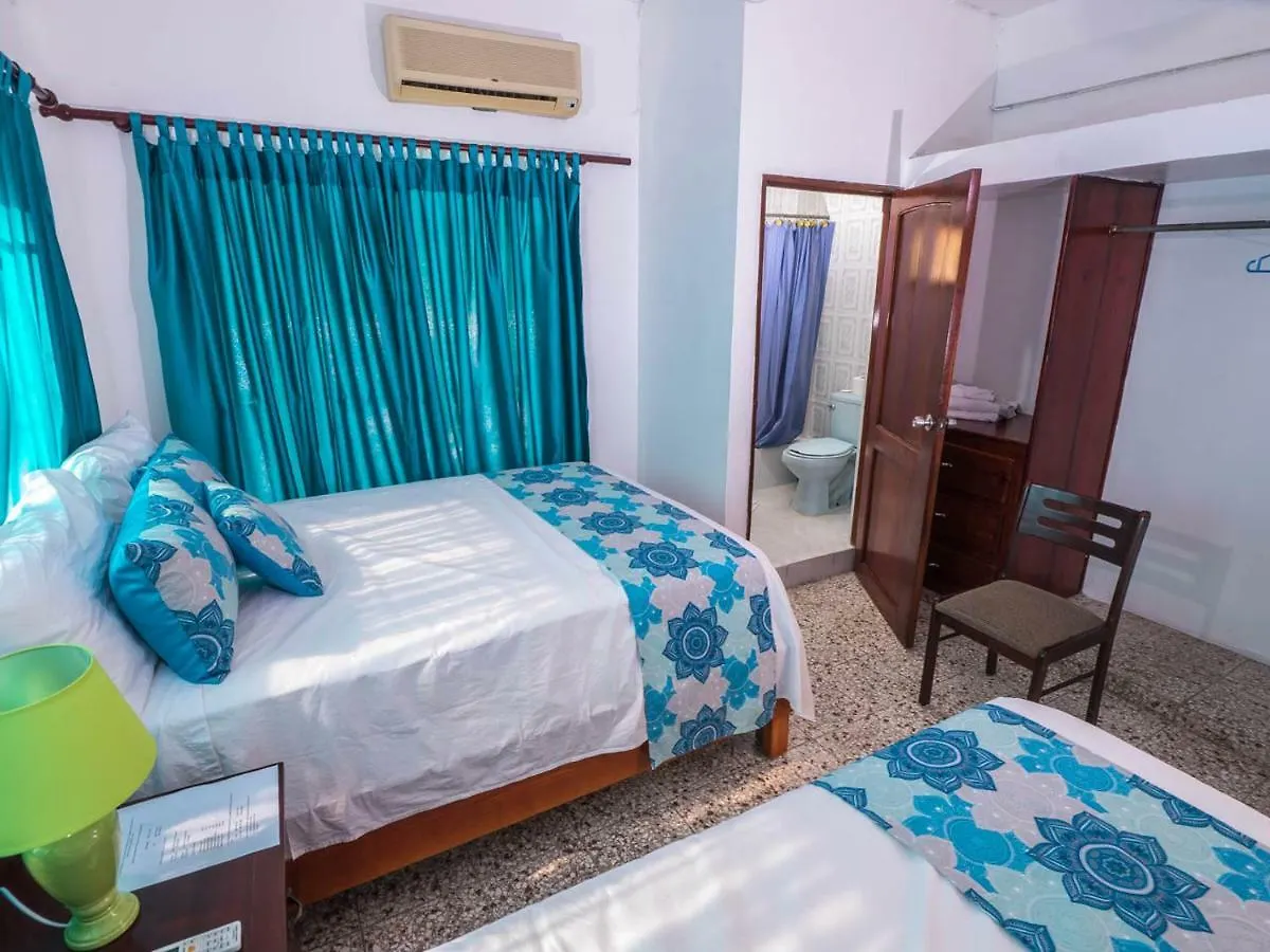 B&M Setup Hotels Лос-Мамейес