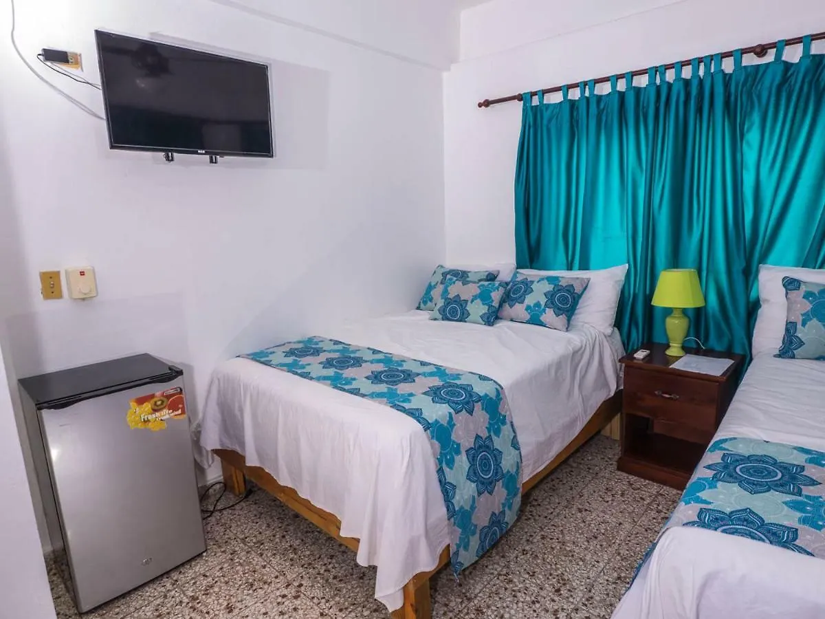 B&M Setup Hotels Лос-Мамейес